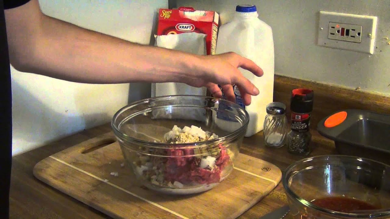 BEST Classic Meatloaf Recipe - Perfect MEATLOAF!