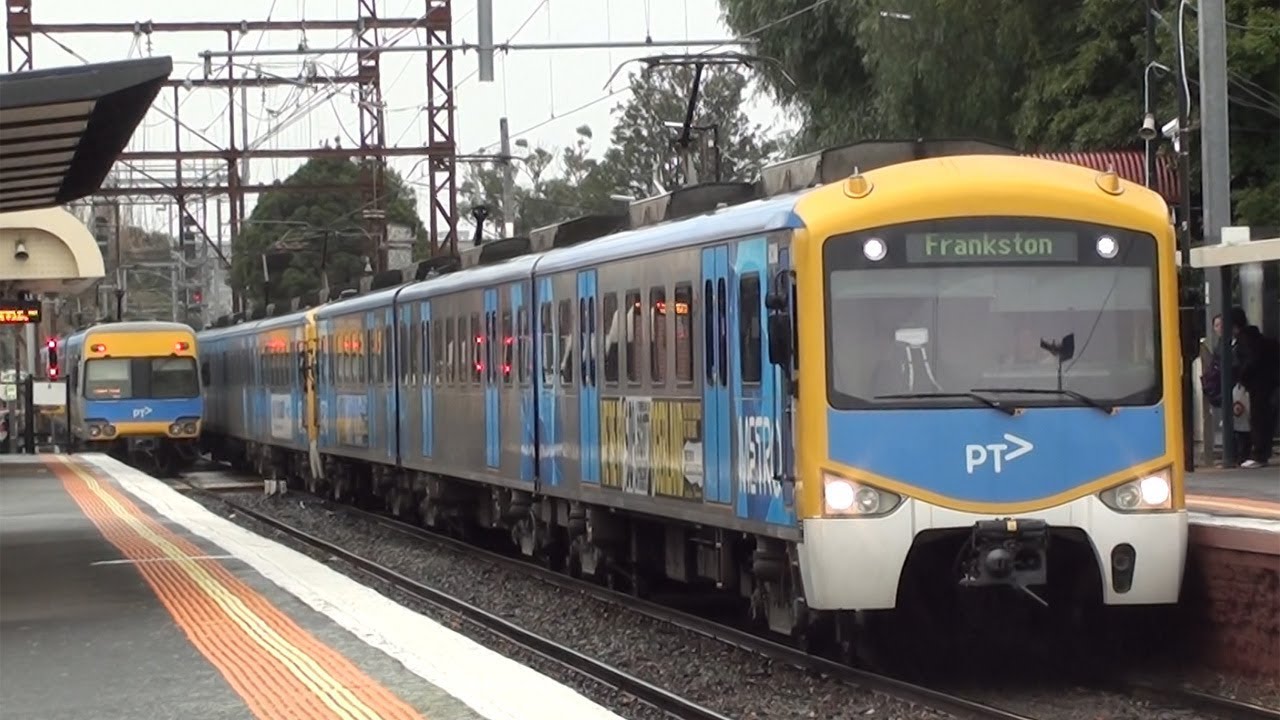 Trains & Trams at Glenhuntly - Melbourne Transport