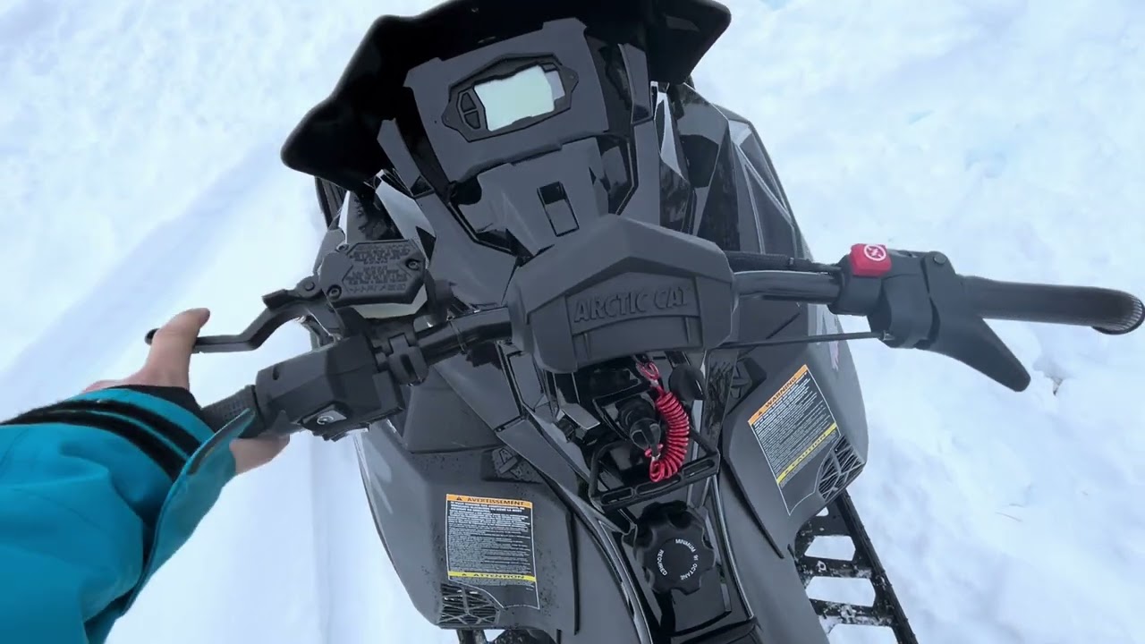 Прогулка: Arctic Cat ZR 858 137 Catalyst 2025 года