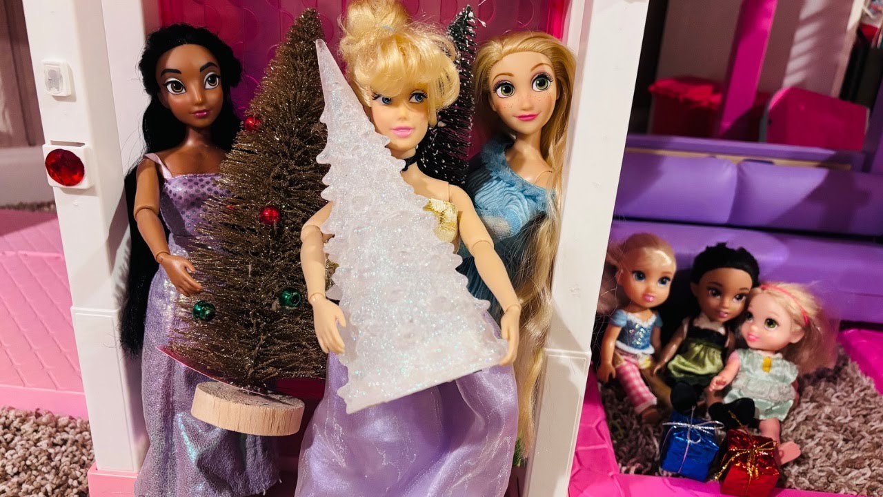 Christmas Decorating | Princess Toddlers.