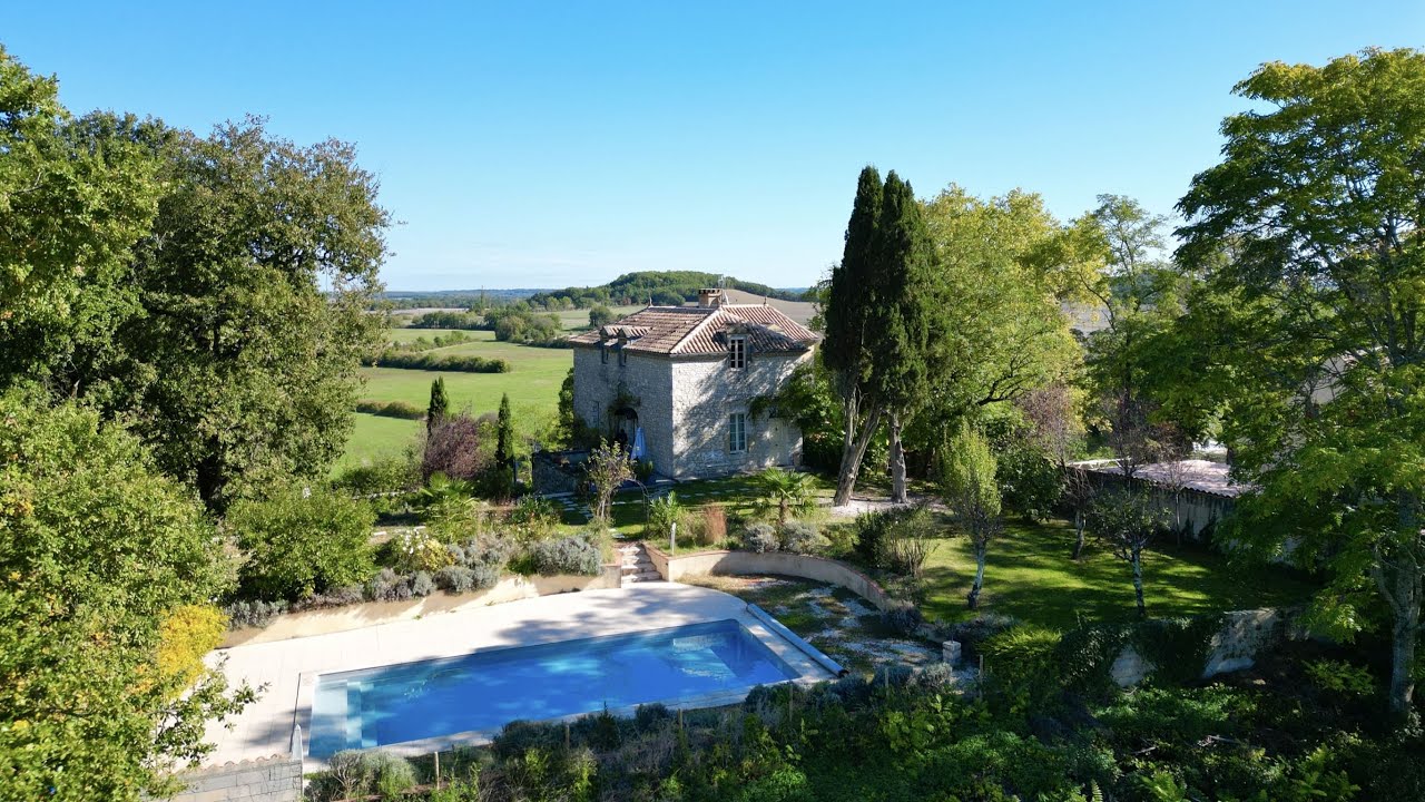 Near Issigeac - A Restored Fortified Home in the Heart of the Dordogne Countryside - AIS002