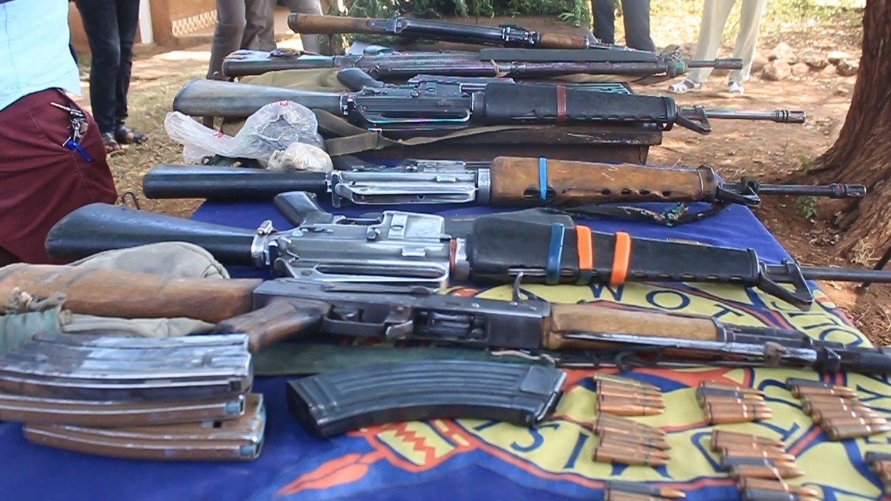 В ходе операции «Исиоло» изъято семь автоматов M16, автоматов АК-47, пистолетов-пулеметов G3 и бо...