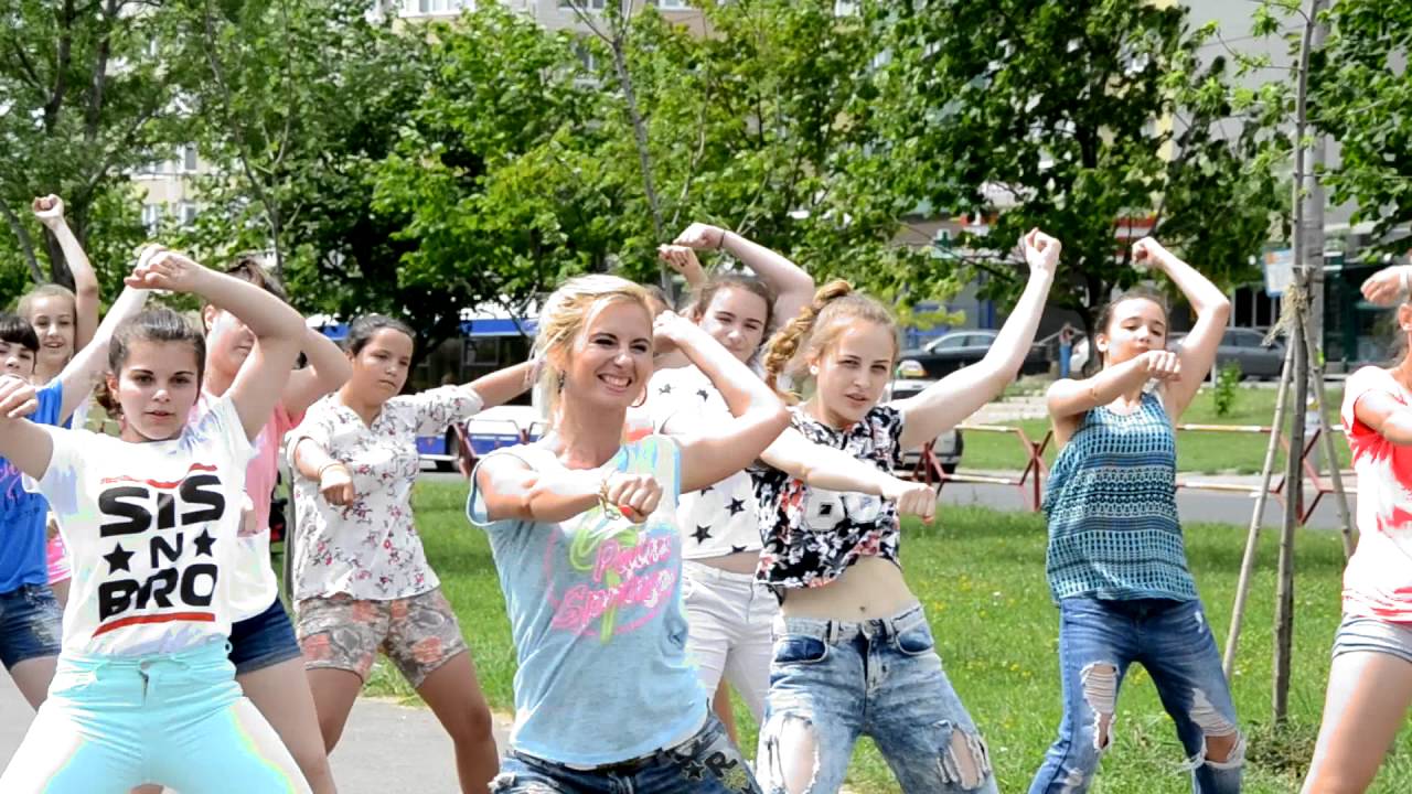 Sis n Bro   BEAT DOWN & NON STOP Dancers , Sister Dee begginners groups