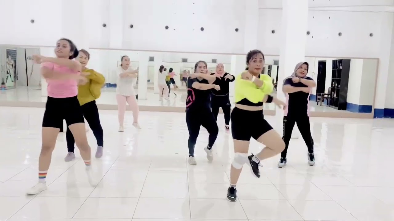 NAH FOLLOW DEM_BUSKILAZ REMIX#SEAN PAUL#zumbafitness #dance #ZiNChaN