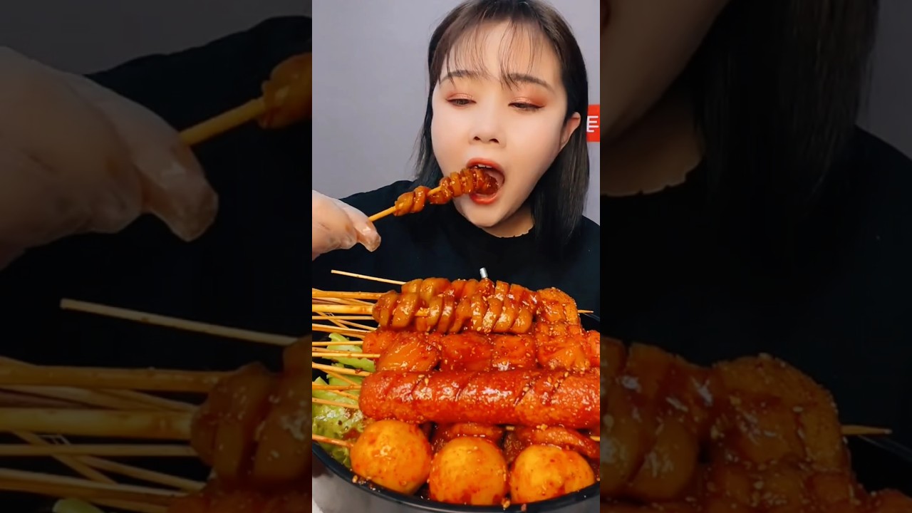 Steamed meatballs with a spicy flavor especially delicious