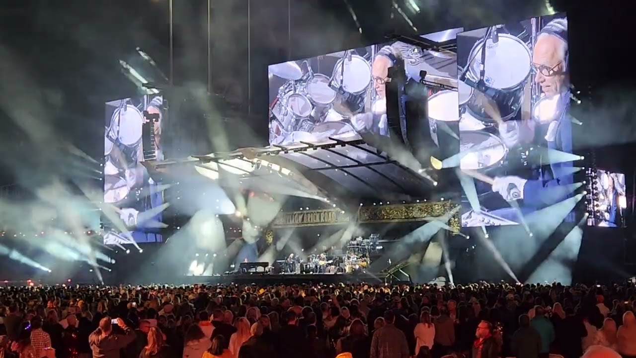 005 Elton John "Funeral For A Friend/Love Lies Bleeding"  Dodger Stadium 11/19/22  Ken Bertwell