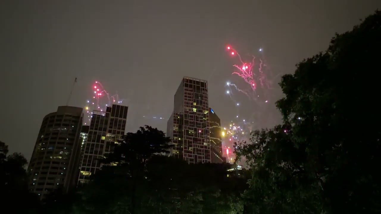 2026年的第一場煙火秀，墨爾本跨年倒數。