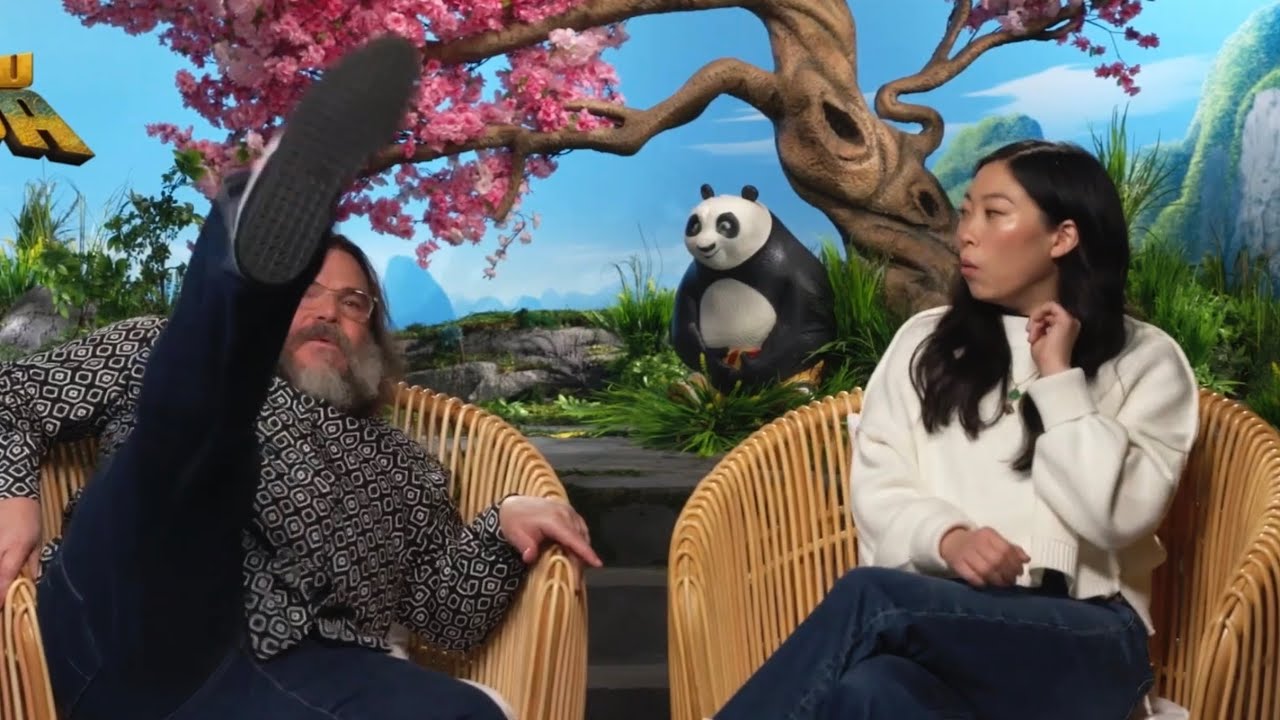 Jack Black Shows Off AMAZING Kung Fu Moves During Hilarious KUNG FU PANDA 4 Interview!