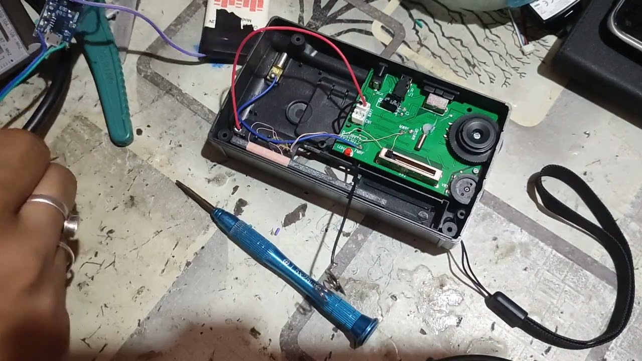 How to Make XHDATA D219 Radio Rechargable