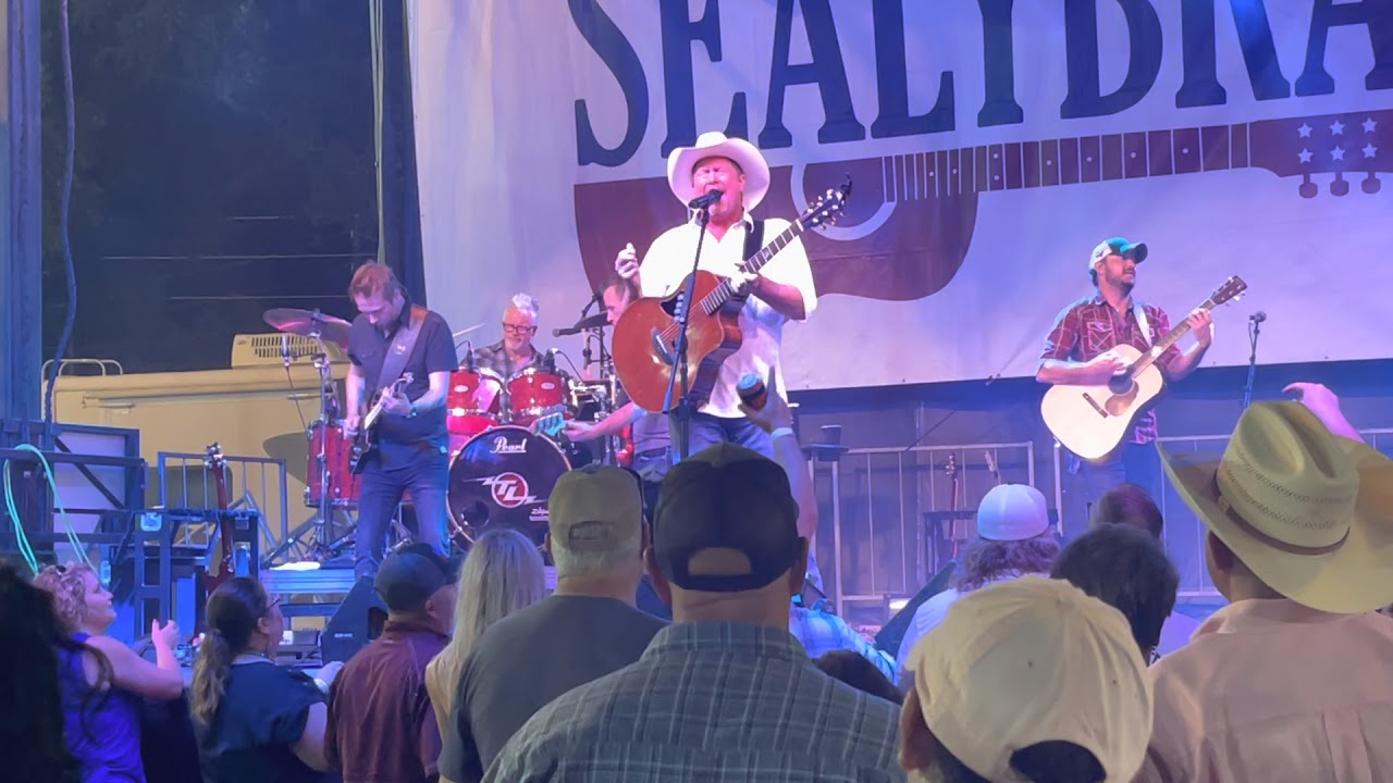 Tracy Lawrence at Sealybration 2021