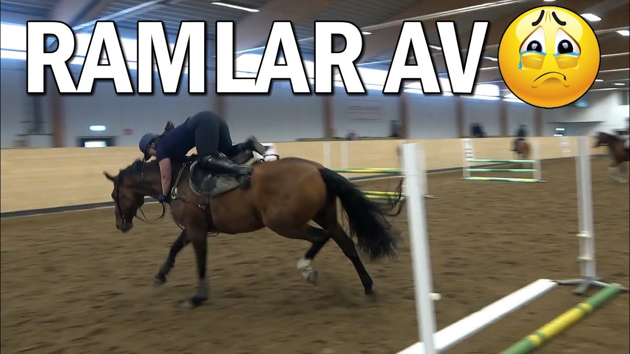 Anna klantar sig och RAMLAR AV på hoppträning - Stallvlogg