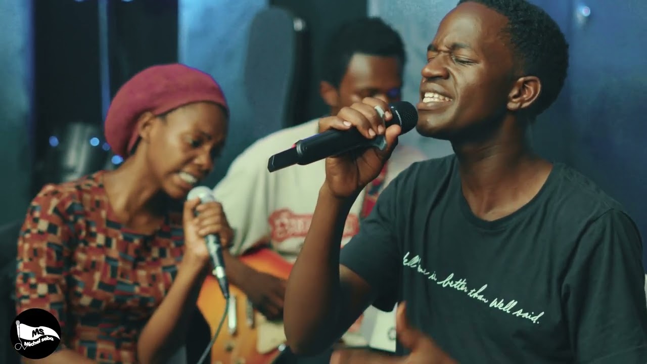 WORSHIP MOMENT AGAKIZA SONG COVERED BY MICHEL SEBA FT DONAT