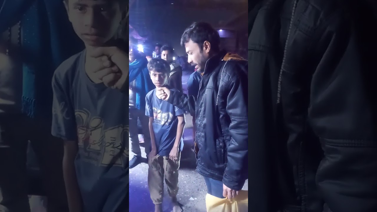 মা চলে গেছে না ফেরার দেশে। আপন বলতে কেউ আর রইলো না এতিম ছেলেটির।তারপরও করতে চায় লেখাপড়া। 