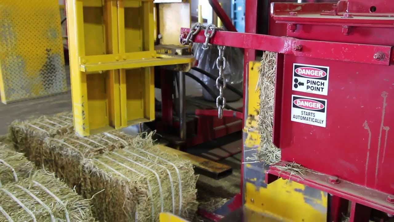 Hunterwood FC8222 -  Two-Tie Bale Hay Press