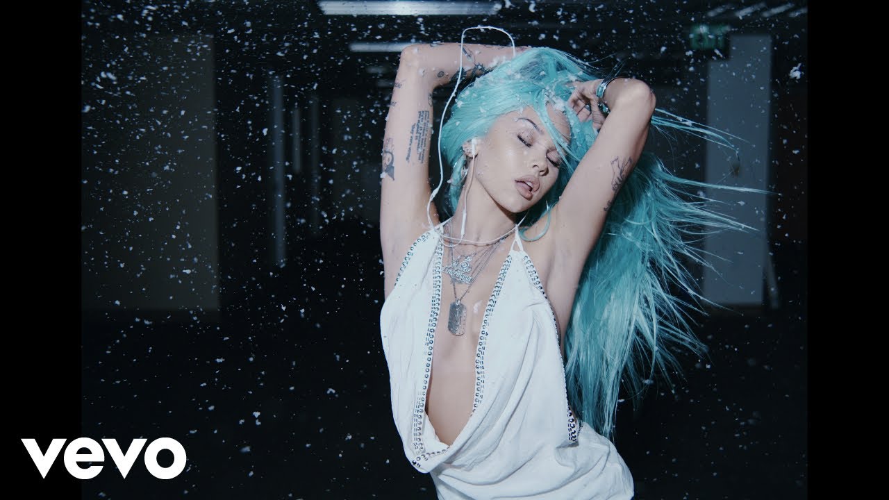 Maggie Lindemann - one of the ones (Official Music Video)