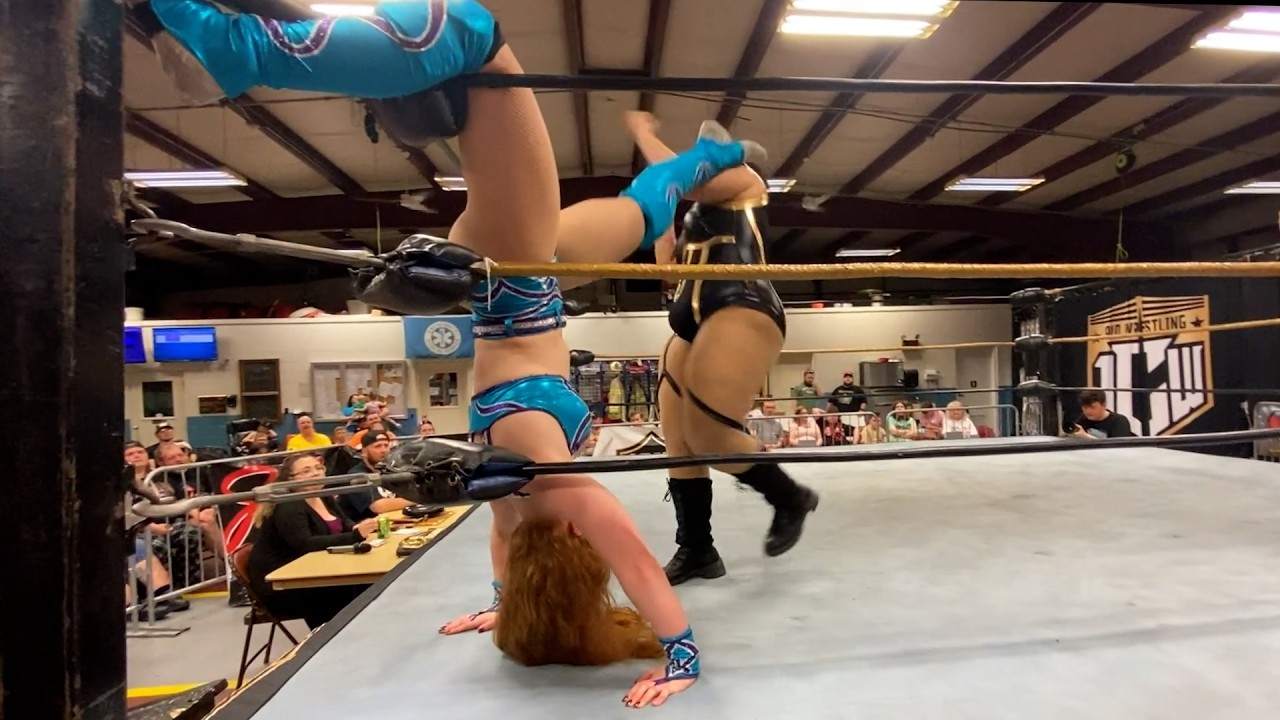 Большой Папочка Адрианна против Скандально известной Мими