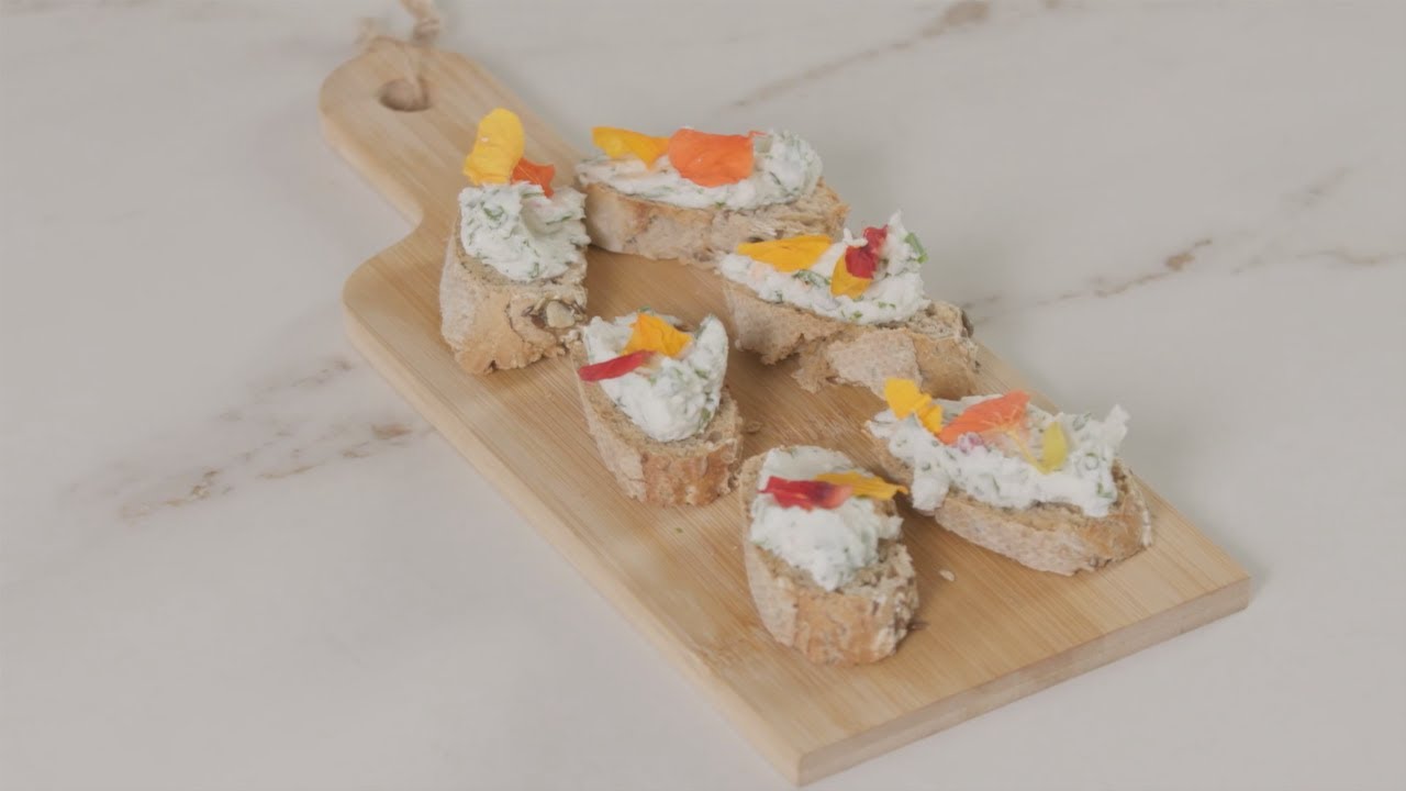 Crostini con burro montato alle erbe | Pasta Orto e Fantasia