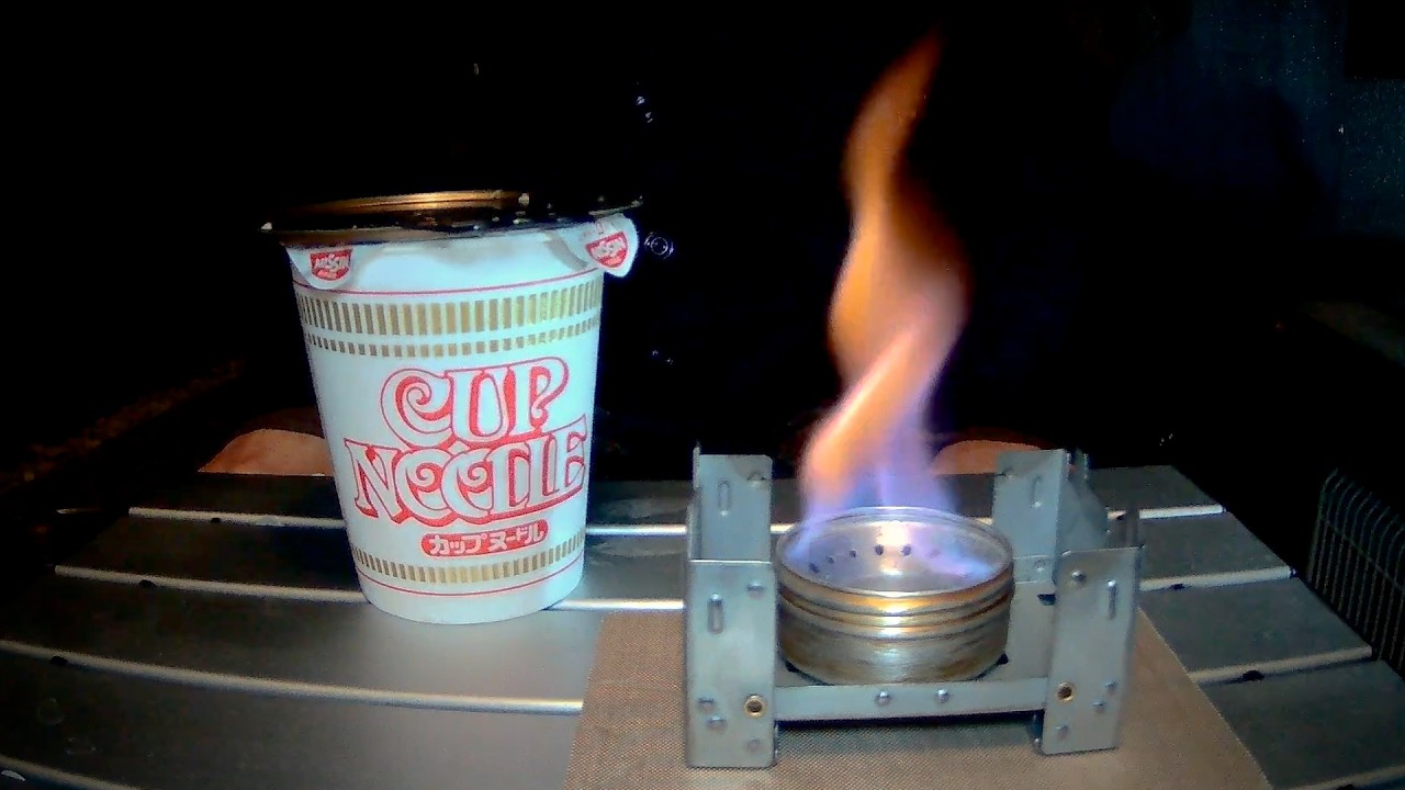 Cup Noodles at Night｜夜に食べるカップヌードル