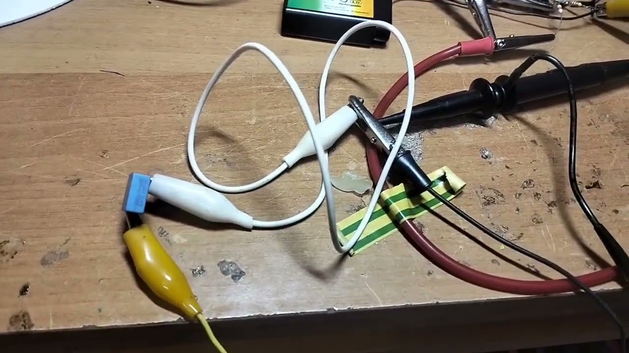 Test buffer per chitarra simulazione cavo lungo con condensatore