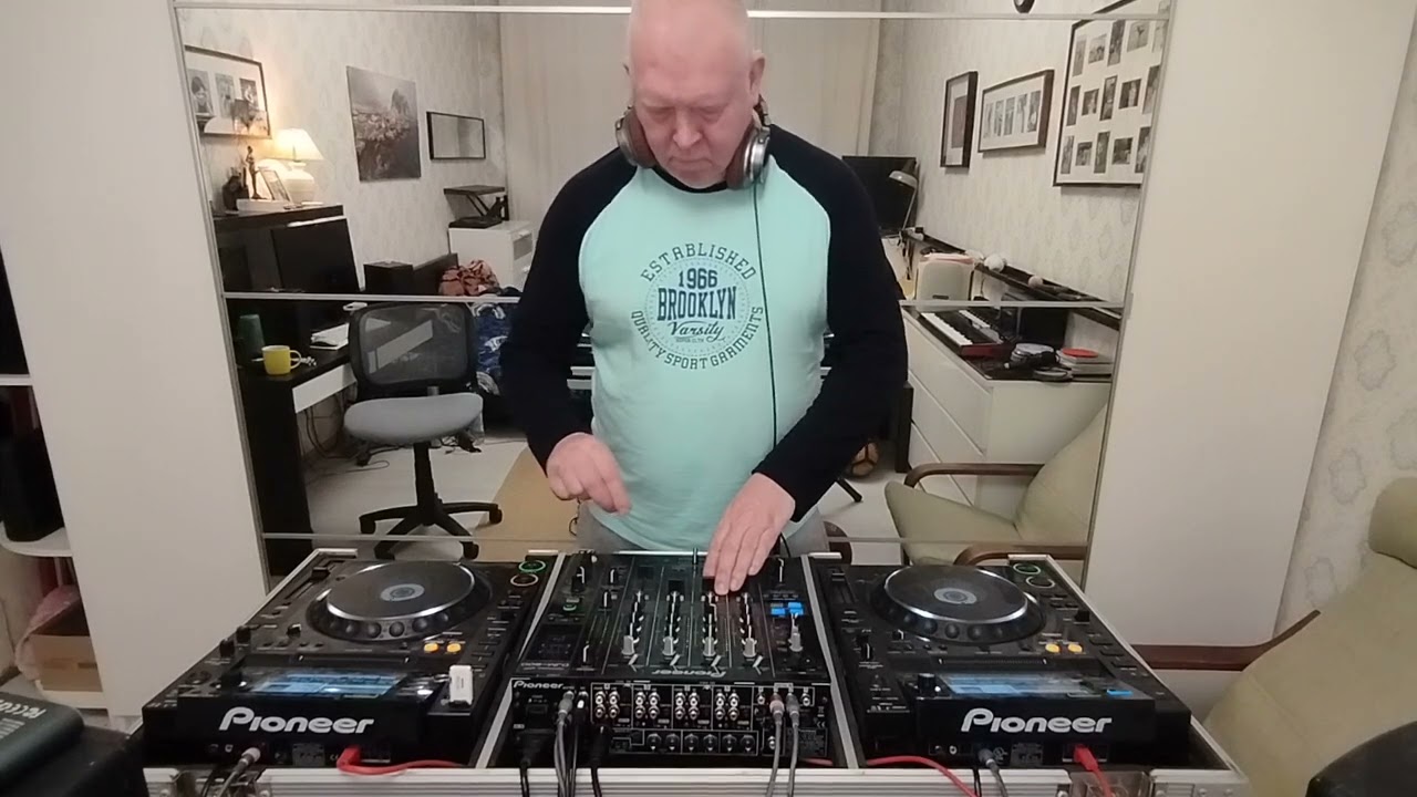 MIX. Электронное погружение. Pioneer CDJ 2000. Pioneer DJM 800.