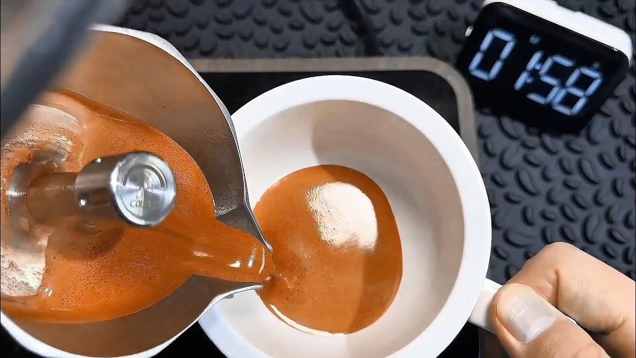 Moka Pot Perfection &ndash; The Art of a Smooth Pour