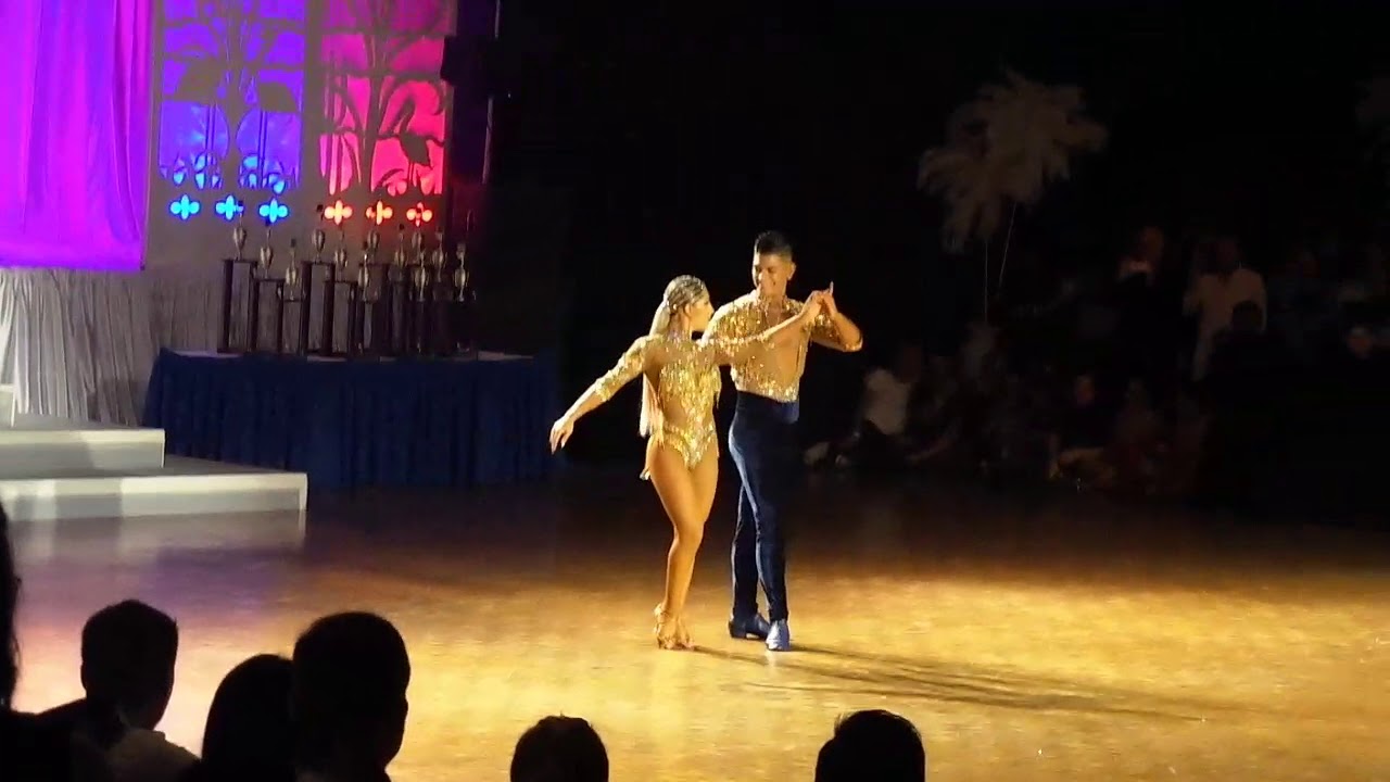 Ricardo Vega Y Karen Forcano Salsa