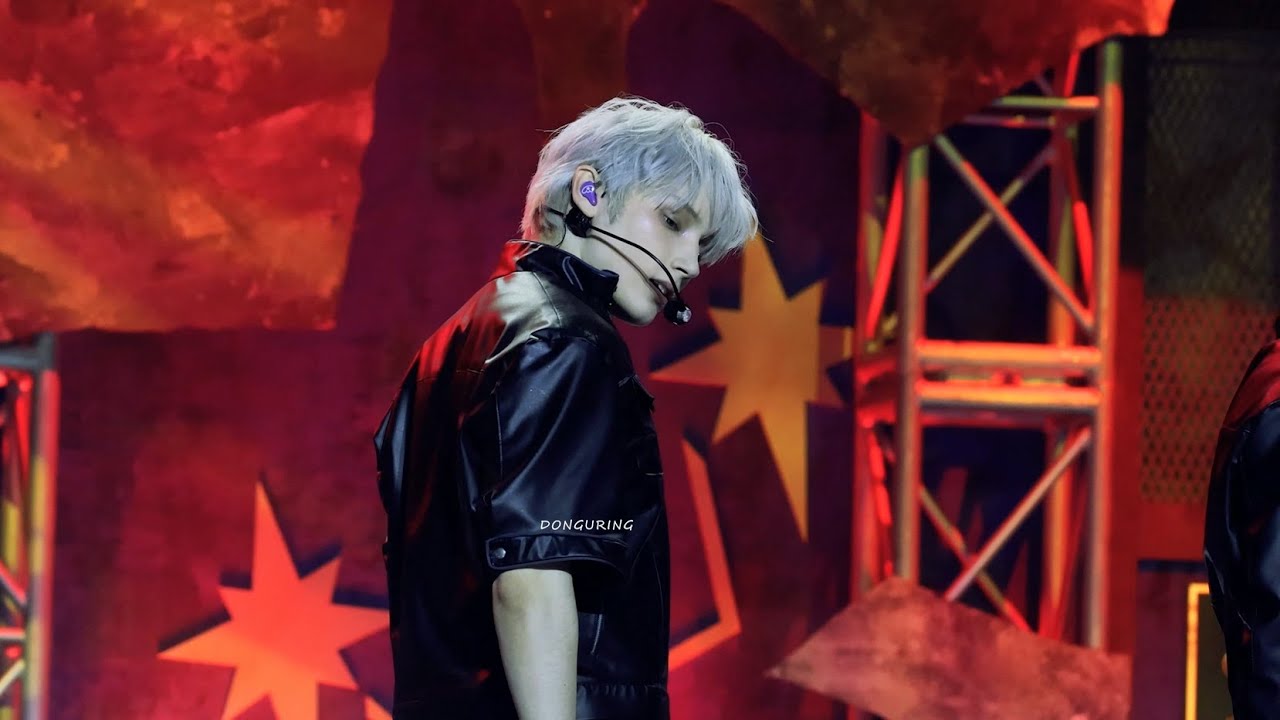 250721 TOGETHER SHOWCASE ‘Upside Down Kiss’ TXT HUENINGKAI FOCUS 휴닝카이 직캠