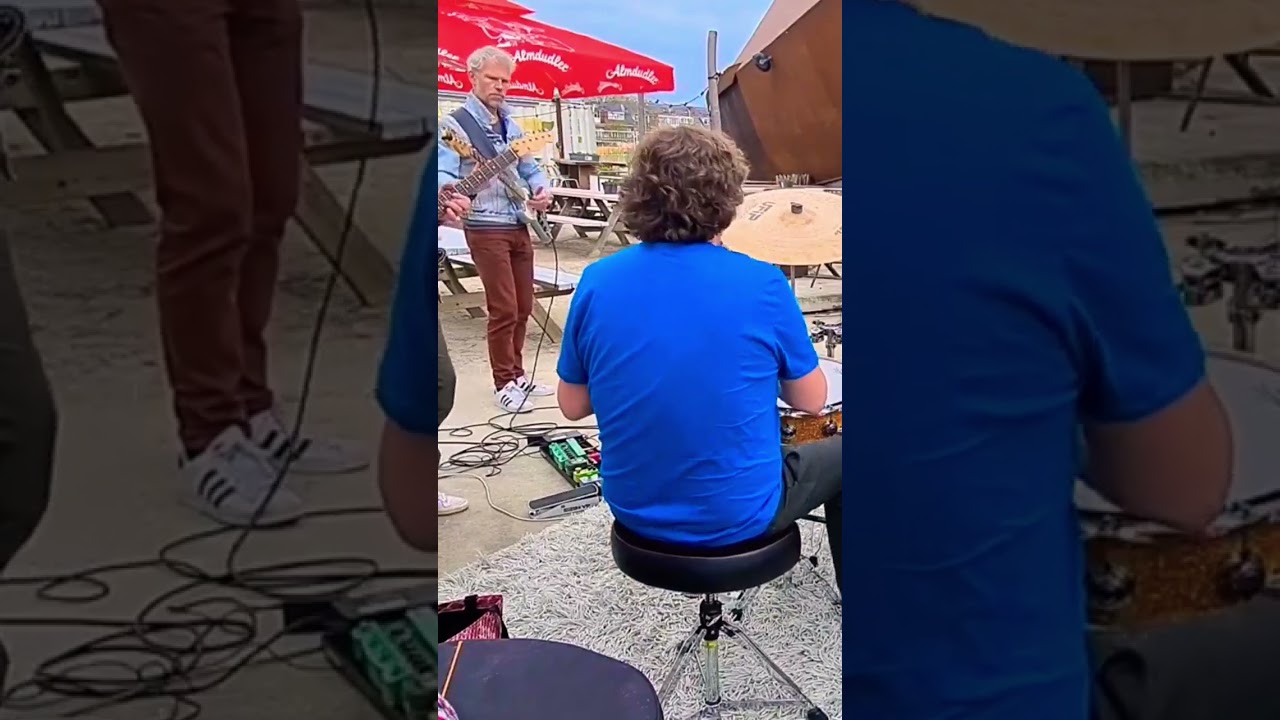 Up tempo funk groove live by Free Funk Federation