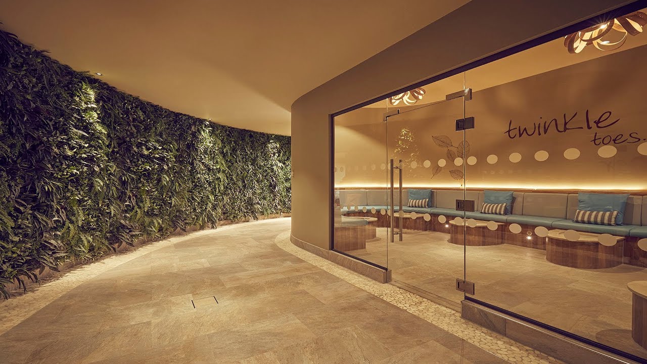 The Aqua Sana spa at Centre Parcs Longleat Forest has relaunched with a new name and concept.