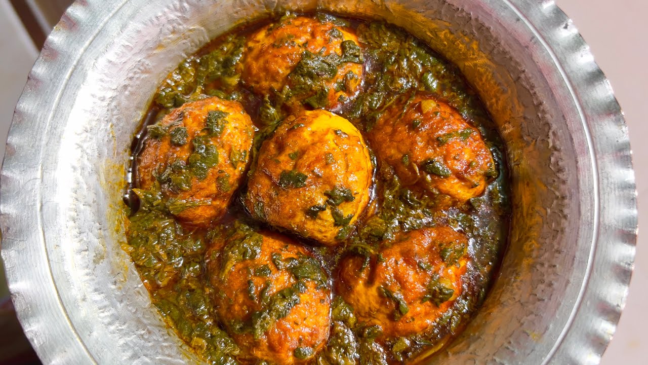 Palak te Zombre thuul|Palak Anda curry|Kashmiri style Palak Anda curry|Dhabe wali palak Anda curry.