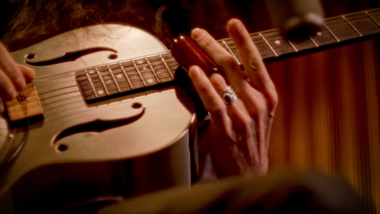 ROCKIN' ROOTS MUSIC • Old-School Foot-Stompin' Slide Guitar • 