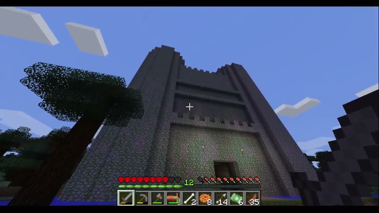 Minecraft ep2 Into the castle! (hardcore, more creeps and weirdos)