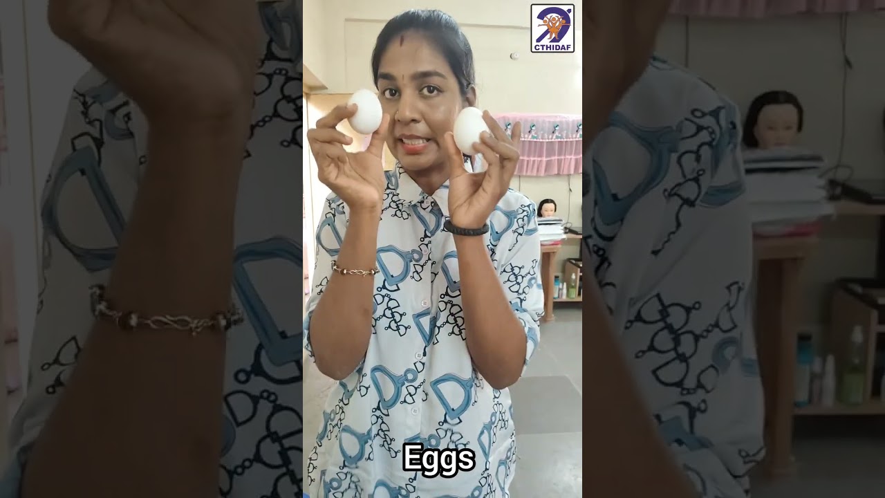 Adding eggs to Chicken Soup Recipe the students is yummy 😄 #deaf #soup #yummy 