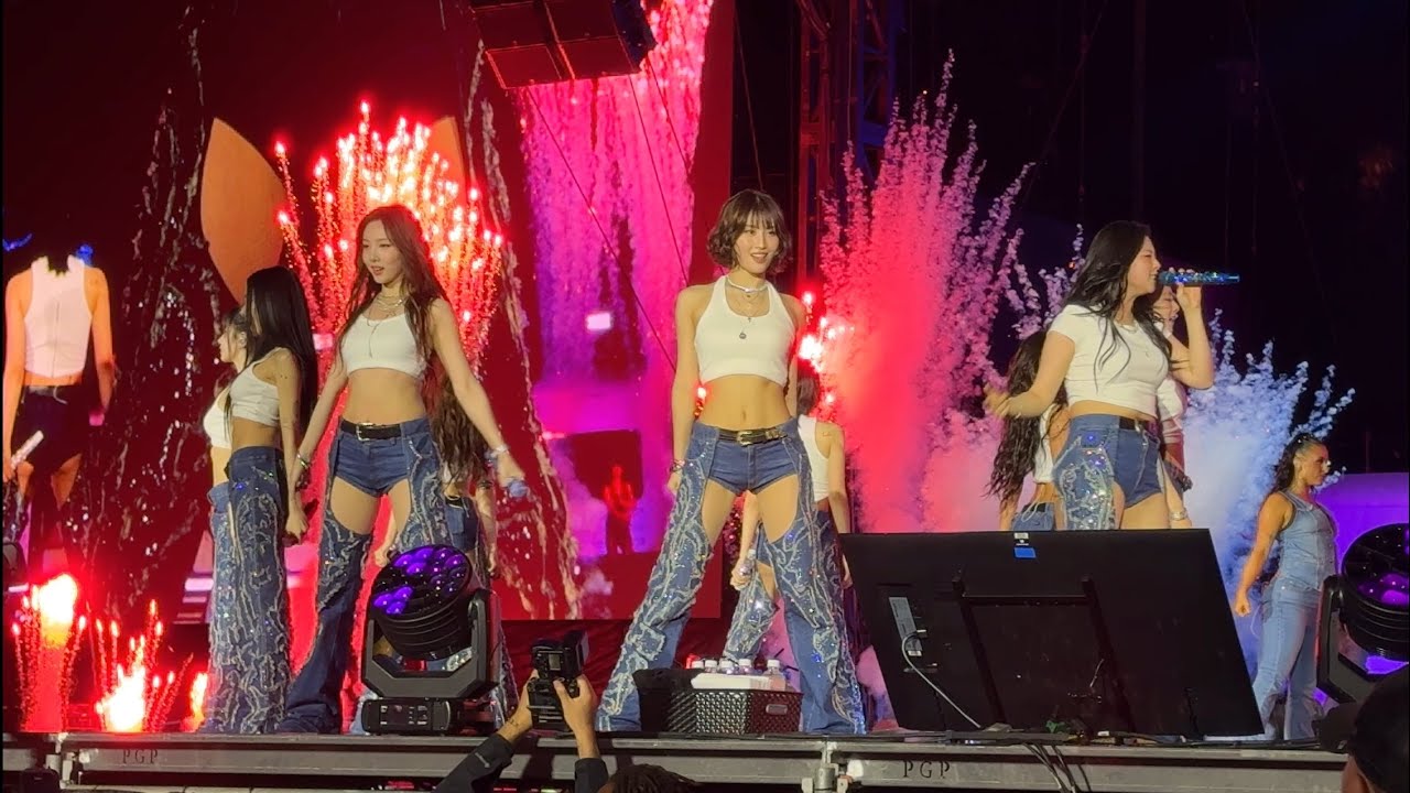 20250802 TWICE 트와이스 2025 LOLLAPALOOZA Full 4K Fancam VIP Barricade