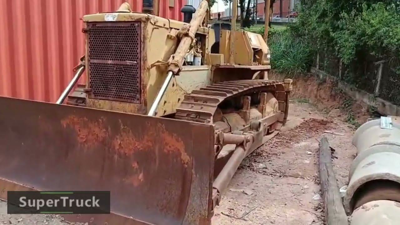 Trator de esteiras Komatsu D65