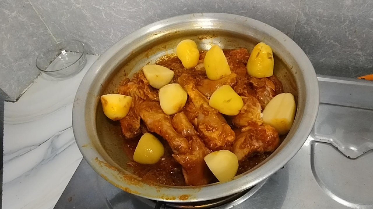 আপনি কি জানেন ঘরোয়া স্বাদের ঝালঝাল মুরগির তরকারি বানানোর পদ্ধতি?