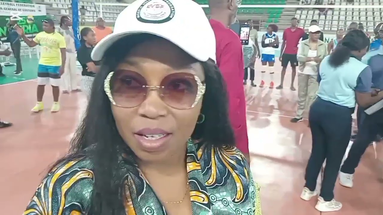 A LEGEND:LOLA AINA DONATES KITS WORTH MILLIONS OF NAIRA TO THE NIGERIA VOLLEYBALL PREMIER LEAGUE 