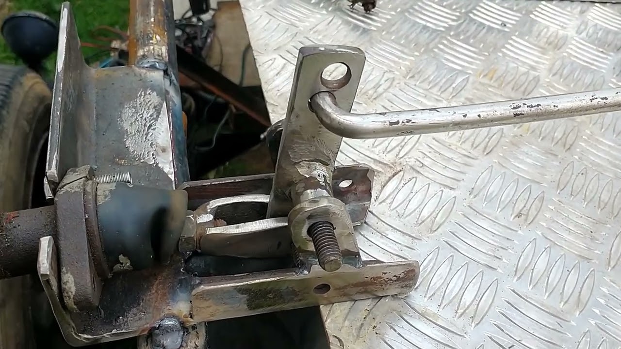 Projeto pedais de freio e embreagem p/ triciclo