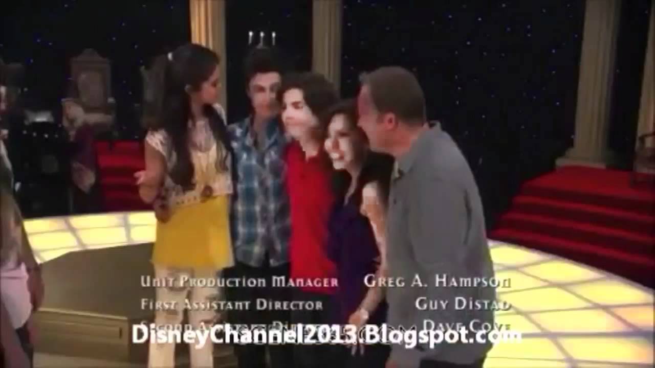 WIZARDS OF WAVERLY PLACE 