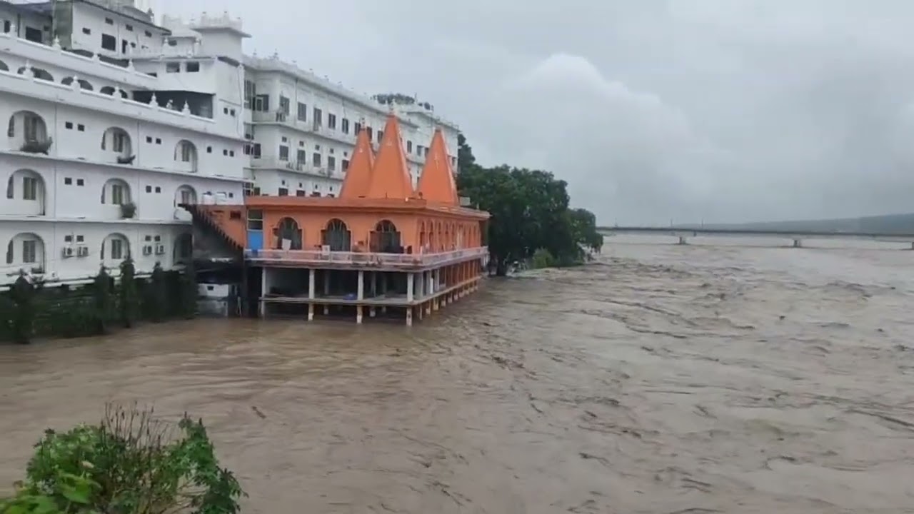 Paonta sahib - Yamuna River 