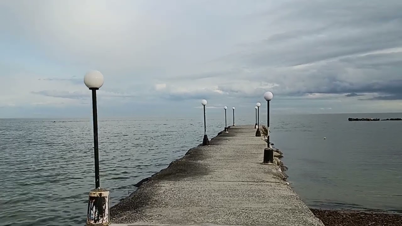 Sea Walk Before the Rain 🌧️🌊 | Paralia Katerini, Greece | Feb 9, 2026