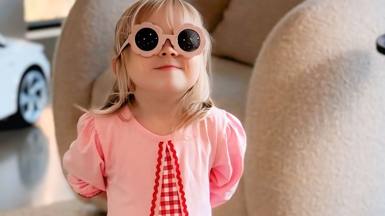 Ellie loves gravy and Yammy at the end