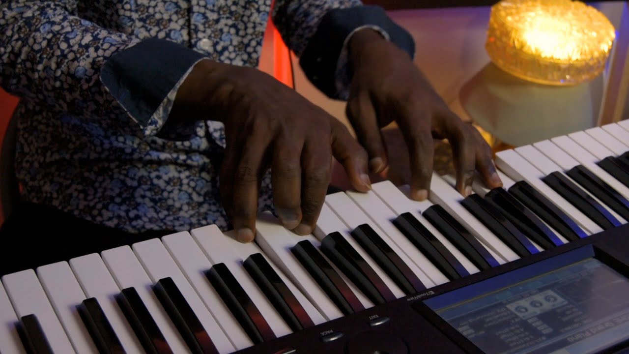 In control by Hillsong | Min. Olivier Boaz | Live at Elwave Studio.