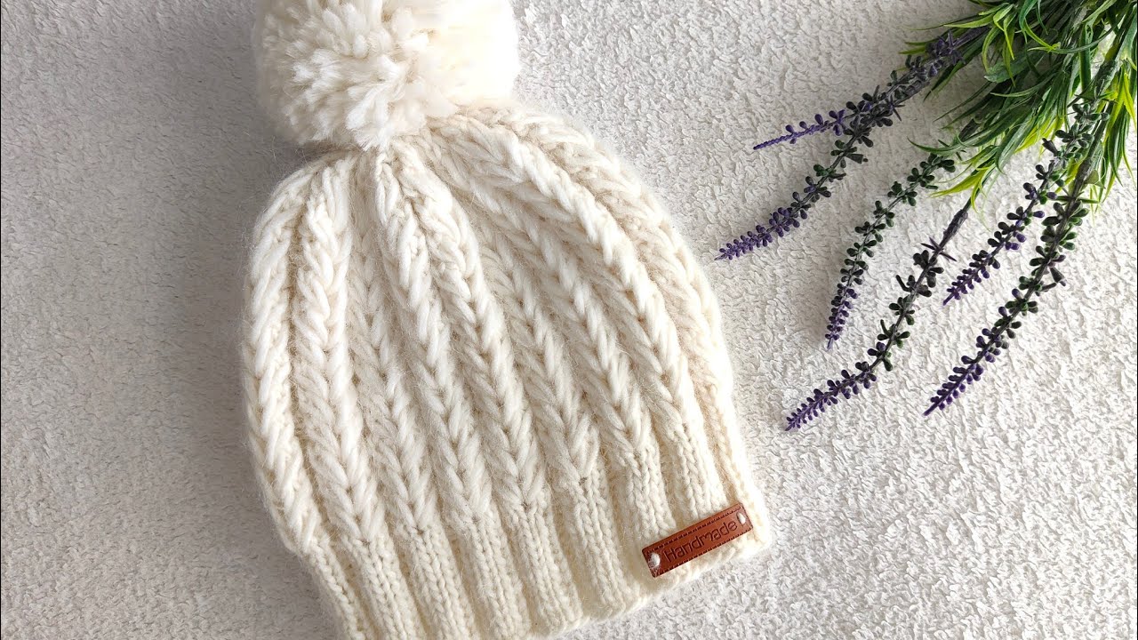 Gorro punto flor a dos agujas