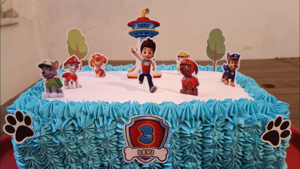 Vamos meninas fazer um bolo para o Levi cantar parabéns 🎂👏😻