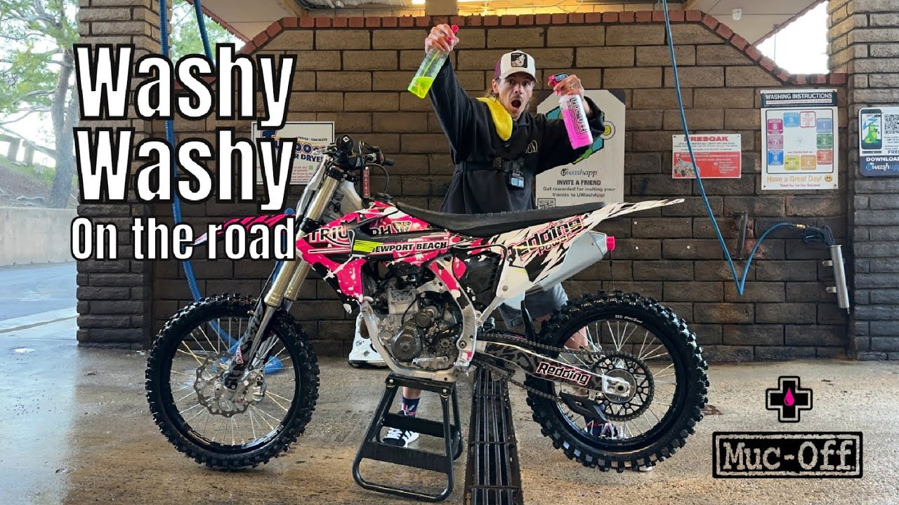 This is how I wash my bike. 🧽 
