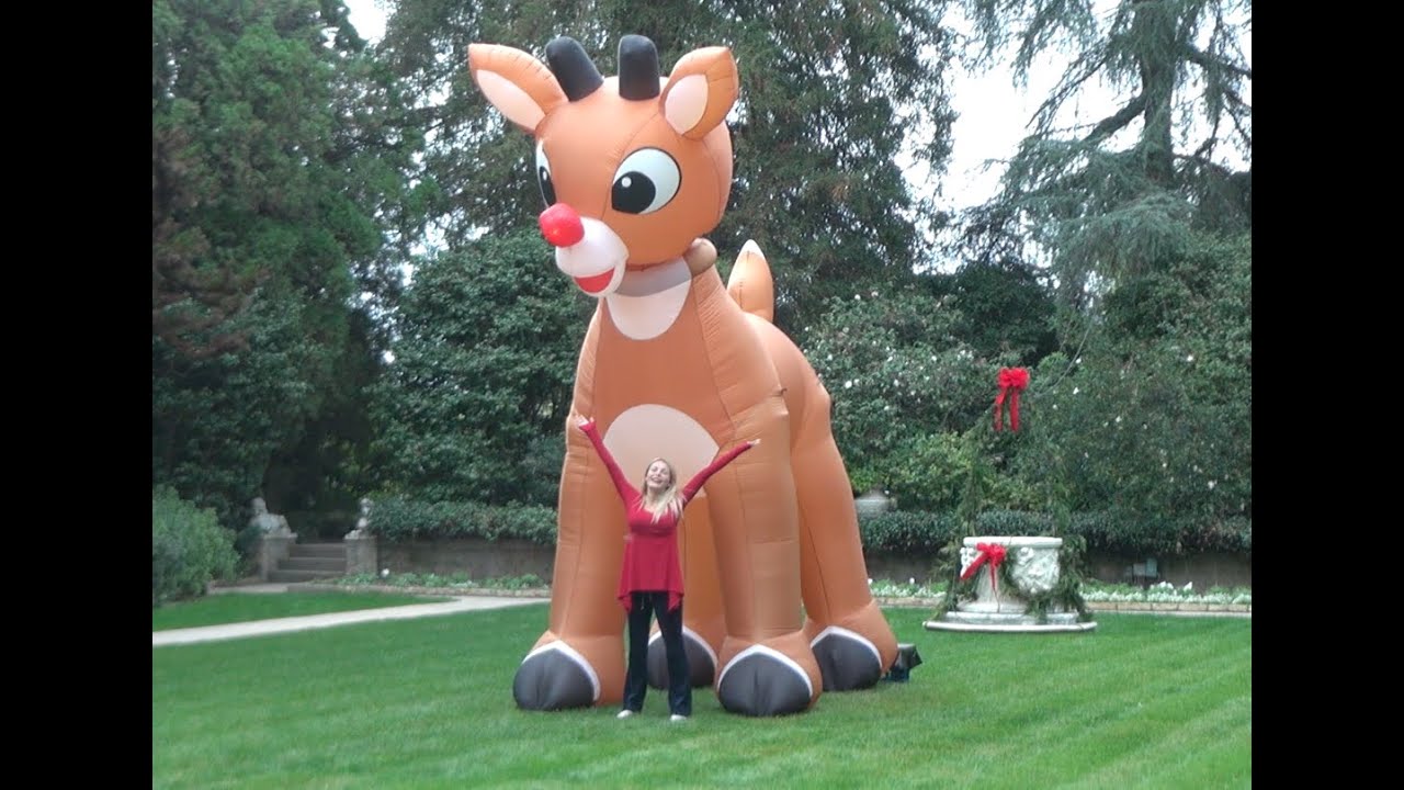 Прогуляйтесь со мной по рождественским украшениям особняка Playboy!