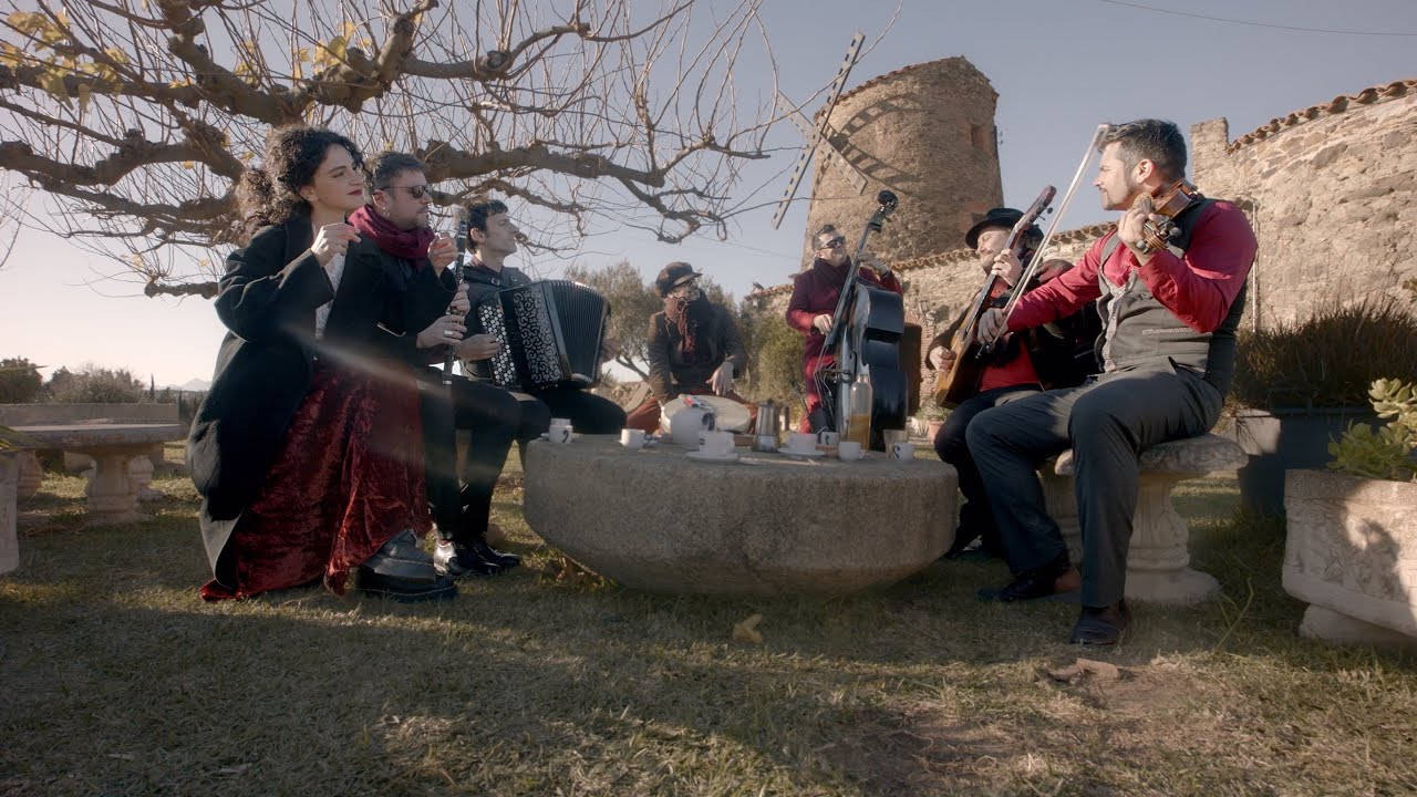 “Zrejlo je žito” - Barcelona Gipsy balKan Orchestra