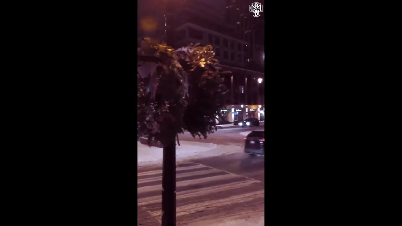 🌃 Winter Night Walk — Toronto ❄️  4K.