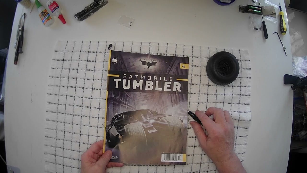 Build the Batman Tumbler issues 2 and 4